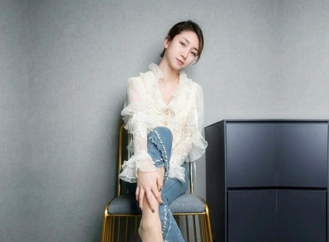 重金约兼职外围女神明星脸高颜值深夜的一场灵与肉的碰撞