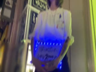 わいいバー店員を逆ナンパ（逆客引き）してバイト代以上のチップをチラつかせたら簡単にヤラせてくれました！