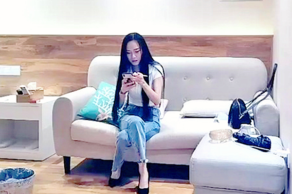 9总全国探花约了个长发妹子啪啪沙发互摸69舔弄抱着猛操搞得呻吟连连非常诱人