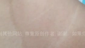 无毛94年嫩逼高潮白浆流了一床单