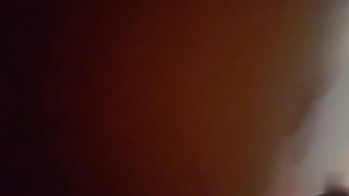 高颜质正妹新婚一年就外遇～小嫩屄被胡子男舌奸到泄洪啦！