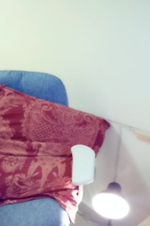 [手机直播福利]女神级主播[白虎妹]豹纹黑丝无限诱惑，特写湿漉漉的骚逼，道具深深插入浪叫不断