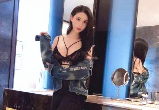 xh98hx极品美乳南航空姐情人节约操沙发上被情人各式爆插淫叫使劲操快点干