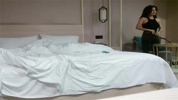 深情探花爆操外围女神 极品身材疯狂淫叫 内射颜射双飞盛宴