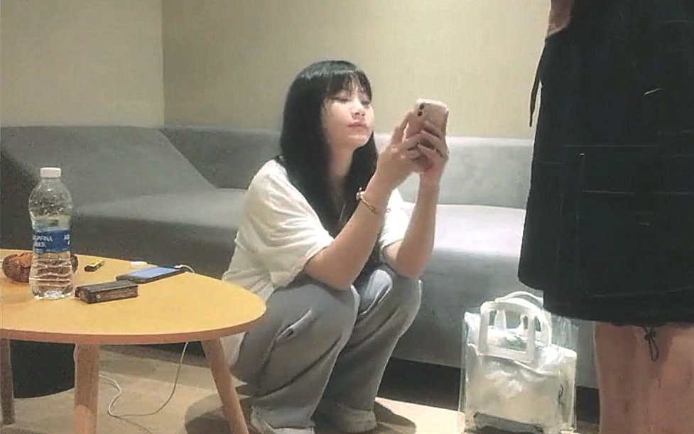 青涩乖巧小姐姐JK制服搭黑丝全程给人贴心小女友般的感觉