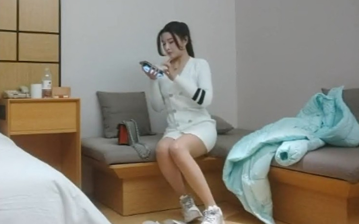 170Cm顶级外围女神怼着骚穴爆插搞得太猛妹子有点受不了