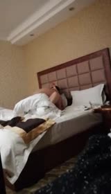 酷似女明星的嫩模 直喊“太长了”