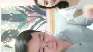 生猛约啪大神【野狼出击】约炮白嫩喜欢笑的少妇激情啪啪 首创倒立啪啪 老王生猛小逼操肿了