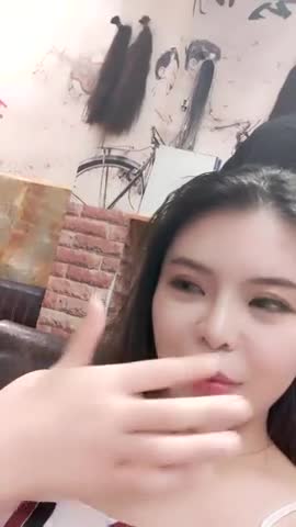 騷 氣 妹 子 理 發 店 勾 引 小 哥