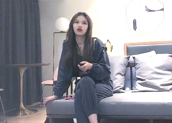 排骨哥网约170大圈高端妹子一来看动画片看的入迷让我看看你奶子大不大身材一级棒美乳猛操大黑牛伺候