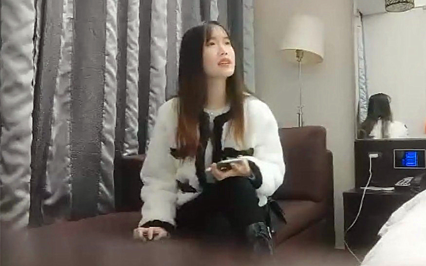 168Cm高挑长腿清纯外围女神裸吹滑套