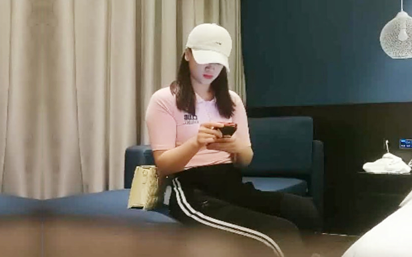 大长腿小少妇深夜来相会C罩杯