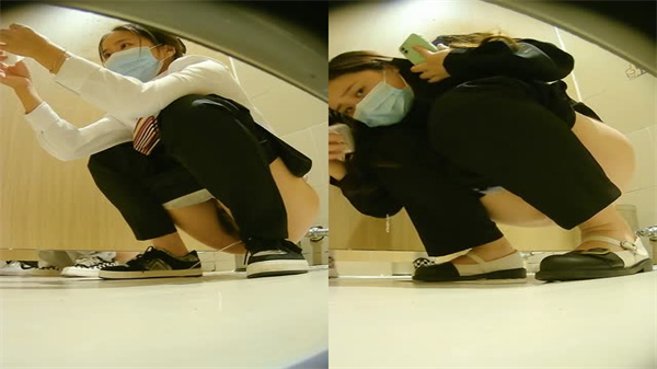 极品偷拍 商场厕所骚货自慰差点被抓现行