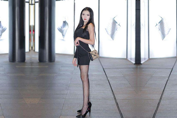 大圈女神这对纯天然美乳太惊艳了清纯黑丝高跟温柔佳人精彩