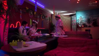 巨乳会所男人的天国