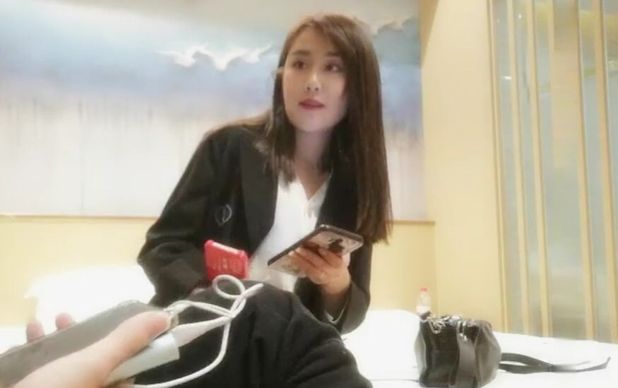 斯文眼镜男酒店网约女神范清纯漂亮大美女啪啪见美女既漂亮又年轻问等下你能不能放得开女说要多开我怕你放不开