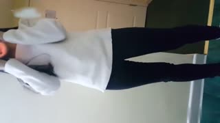 杭州出差找了个清纯女大生来泄欲~800元只能玩脚交~那就让她用脚撸到射~