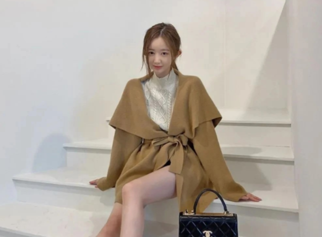 酒店约操良家少妇很主动一顿亲骑在身上抽插大屁股好舒服低低呻吟