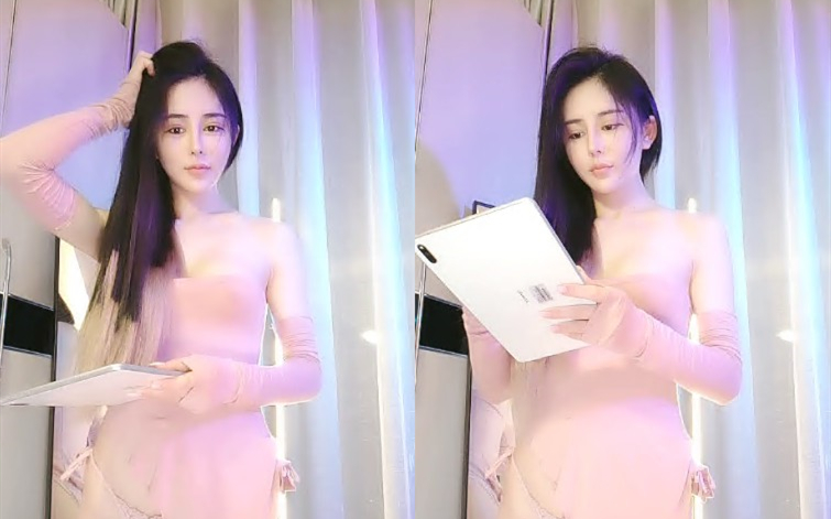 火辣女郎空乘馨馨你老说人家这个小那个小你又得不到