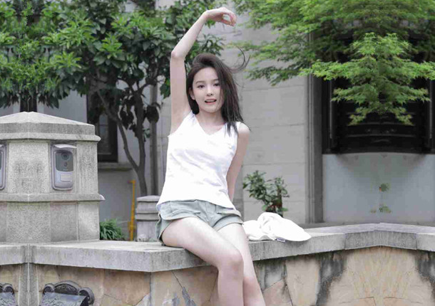 哥现在只是个传说外表清纯22岁小姐姐吹硬继续搞高潮来了