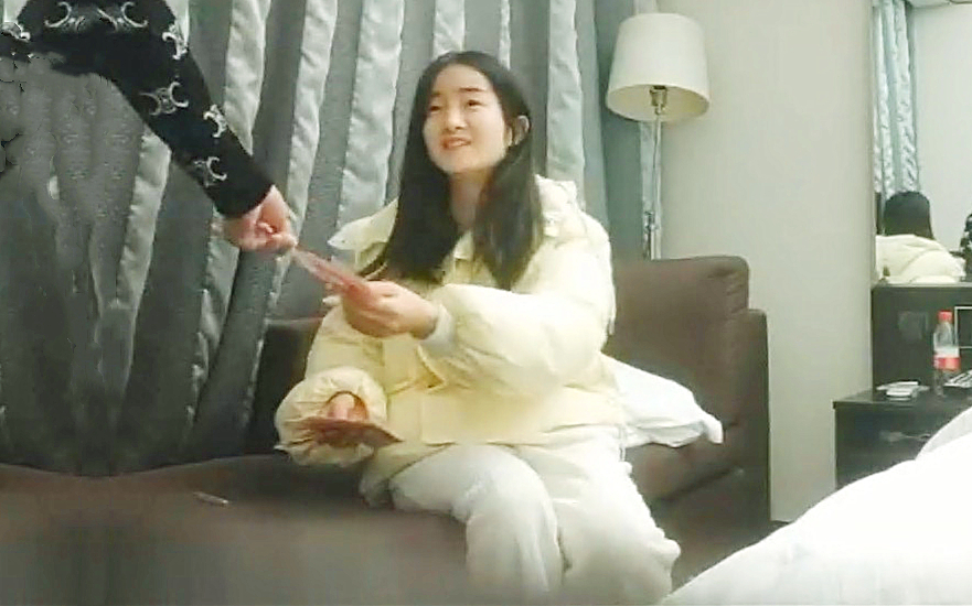 丰乳肥臀骚货极品肥臀简直完美