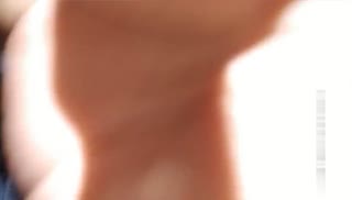 兼职妹妹的乌黑秀发被看上了！小哥哥拽著头发逼她吃鸡！