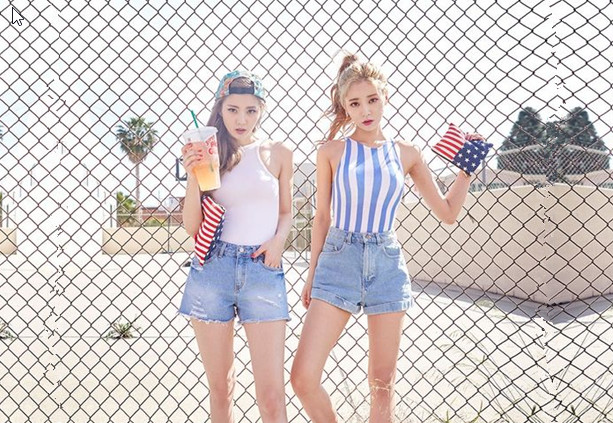 周末约小夫妻交换4P交流以往换妻经验玩游戏调情气氛到了进入正题激情开操