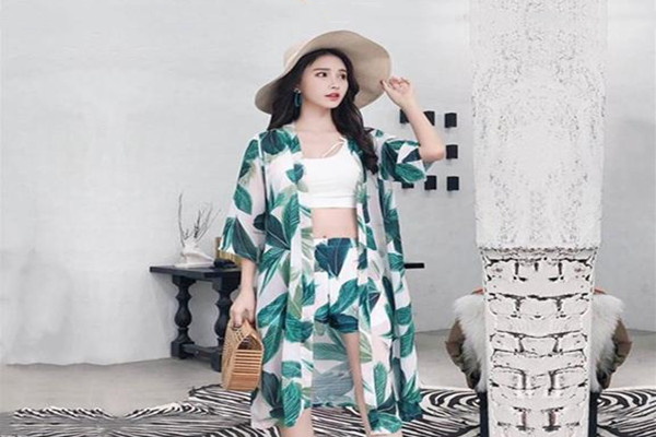 酒店约骚女这个干的爽逼多被干肿了后入猛怼水超多