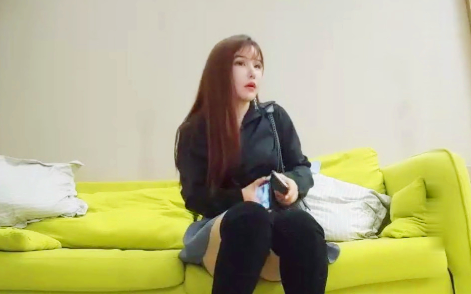 网红脸大美女比男的个子还高操逼时有些动作施展不开连操2次