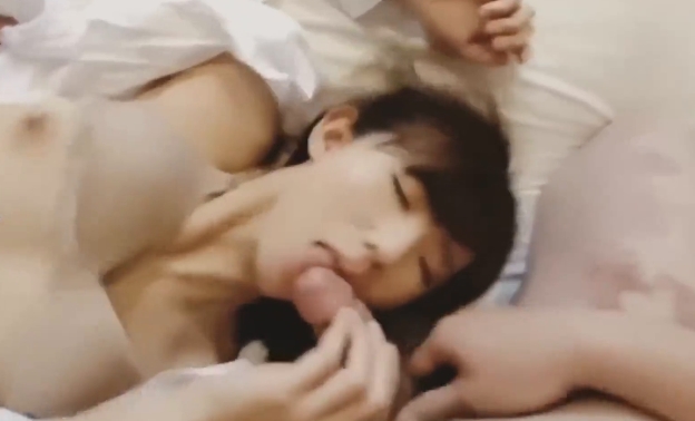 SWAG-艾丝 出差订错房遭双龙入洞 淫荡OL秘书被两巨根前后夹击灌满骚穴