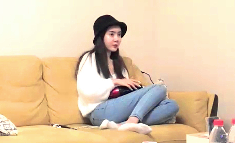 极品性感外围美女太矫情还非要带个帽子狠狠抽插淫叫太大了好痛啊就这样结束吧