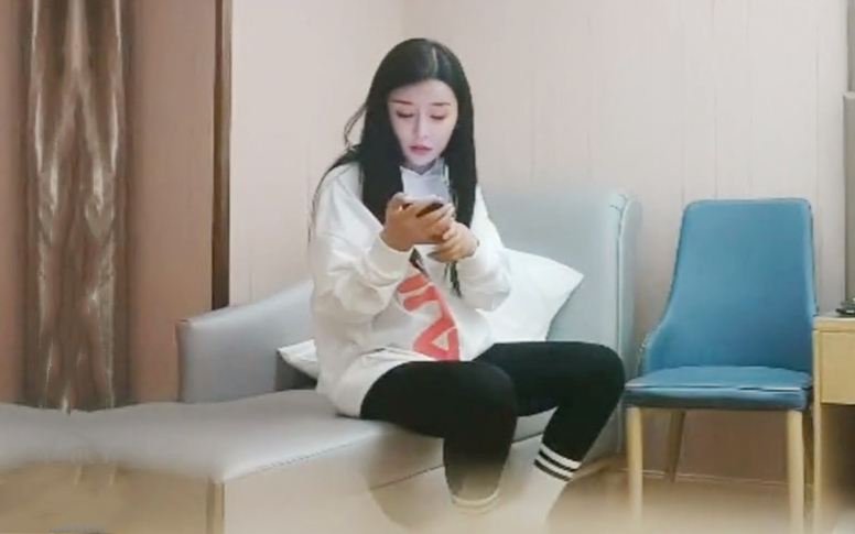 网约极品大长腿外围女坐在身上揉捏奶子