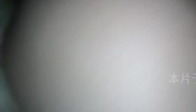 后入嫂子骚逼狠狠的捏着她的奶子