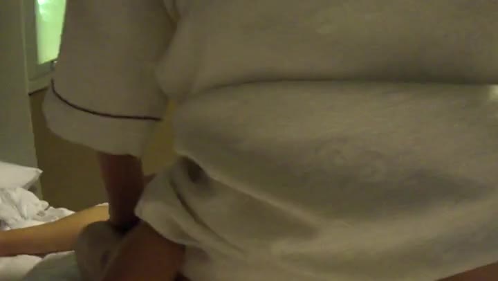 熟女大玩3P~假日和朋友在酒店一起操玩熟女大玩3P游戏~M4H00427~M4H00164