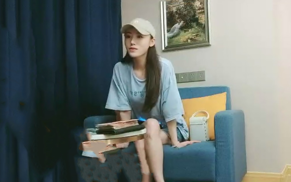 鸭舌帽大长腿操的妹子啊啊叫嫌妹子假叫搞一会让妹子走了