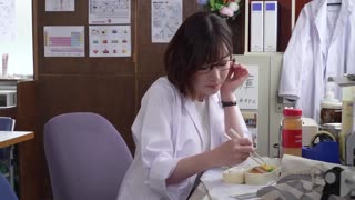 被保險套搞破般高速騎乘位中出痴女玩法持續玩弄的我。 深田詠美 HND-739