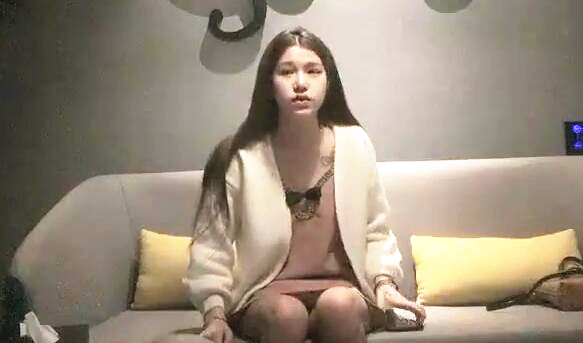 约了个吊带裙萌妹子啪啪苗条身材后入抽插猛操抬腿侧入呻吟