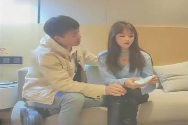 超级甜美的可爱外围学生妹