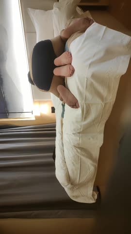 【流浪的交际花】，空姐，极品女神，良家，肤白如雪，舔穴高潮~【流浪的交际花】，空姐，极品女神，良家，肤白如雪