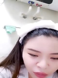 zhubo幼教老师悦儿约了三个小伙洗浴吹箫热身疯狂4P，坐车出去玩一路上吃屌不停