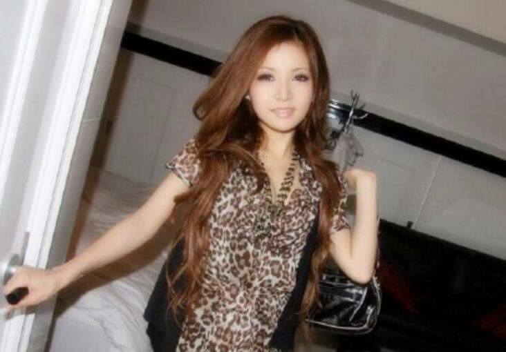 豹纹美少妇偷偷约手法独到的男技师酒店按摩按奶子时美女趁机吃鸡巴推逼时实在受不了翘起屁股求操国语