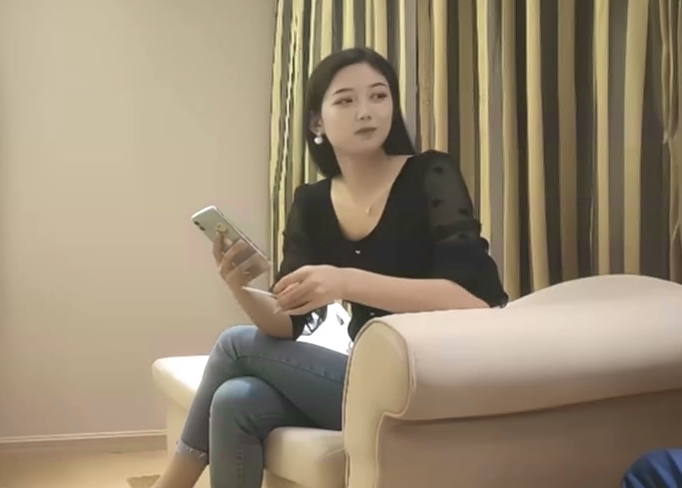 172cm极品空姐黑丝大长腿天使脸庞魔鬼身材肤白貌美一对粉乳注定一场难忘的交合