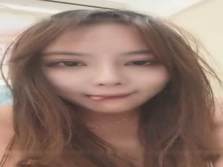 小情侣自拍打炮女友会口会摇掰开鲍鱼看