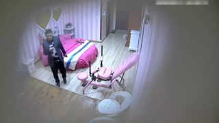 中年大叔与会计小姐的午夜激情~善用八爪椅的功能努力啪啪啪~