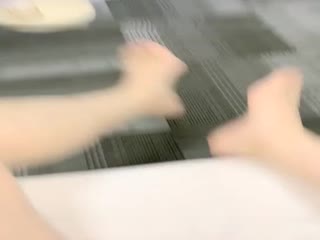 zhubo再次露脸，帝都13W粉丝极品御姐Avove天生尤物是男人都把持不住，粉胸馒头嫩穴，对白淫荡刺激，光听她发骚就让你射