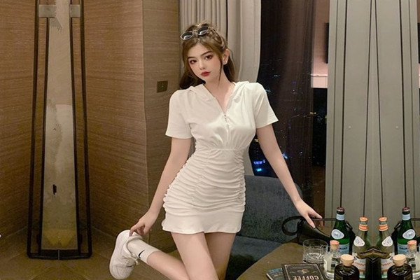 小少妇和情人在家啪啪激情两炮比我老公的大太多