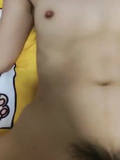 zb大长腿美女和炮友居家啪啪～操完一整套还继续摸逼逼