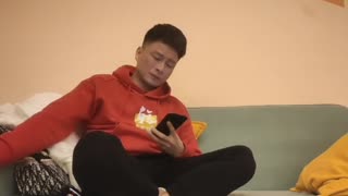 【强少爷探花】2800网约极品外围，沙发调情掰穴近景AV视角展示