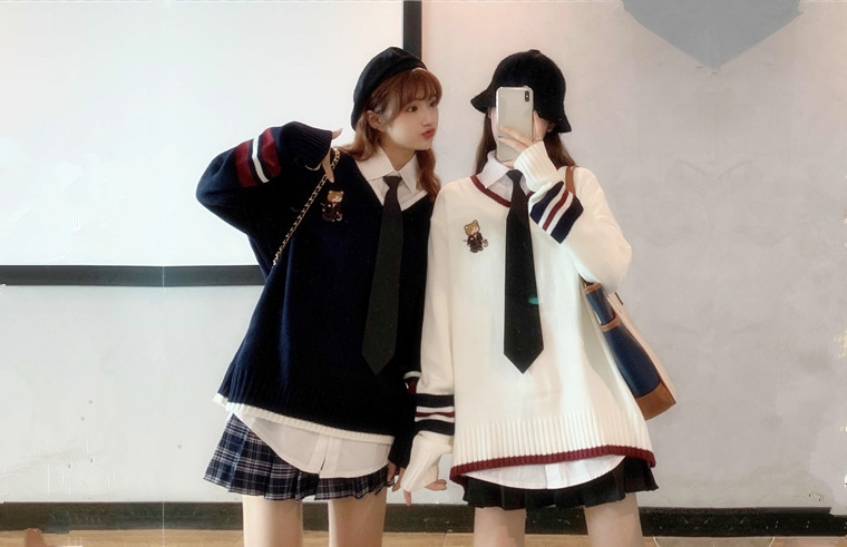 双飞名场面两个学生妹穿着制服的萝莉双飞轮流操她们可以延年益寿呀