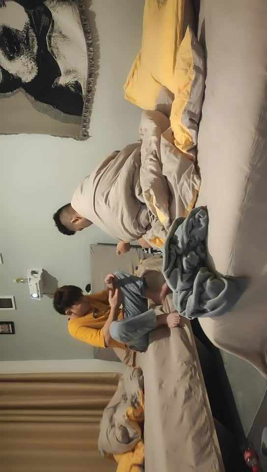 2048论坛bbs2048.org@ -【金戈寻花】，今夜换换口味，返场极品美人妻，风骚姐姐姗姗来迟，淫荡尤物燃爆全场，俩小伙伺候爽上天